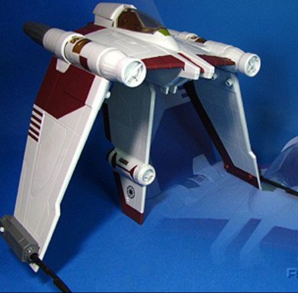 Star Wars Vehicle: V-19 Torrent Starfighter - Hasbro (The Clone Wars) action figure collectible [Barcode 653569311768] - Main Image 4