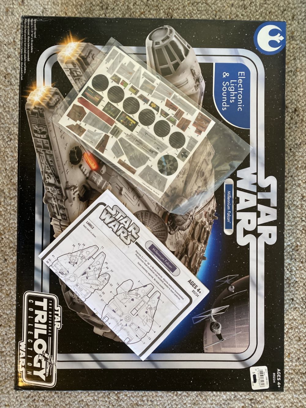 Millenium Falcon - Star Wars The Original Trilogy Collection - Hasbro (Star Wars) action figure collectible [Barcode 076930852347] - Main Image 4