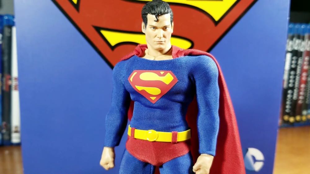 Mezco One:12 Collective classic Superman - One:12 Collective By Mezco Toyz action figure collectible - Main Image 3