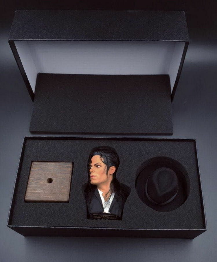 Dandelion Michael Jackson Bust - Dandelion (1/3 Scale Statue) action figure collectible - Main Image 4