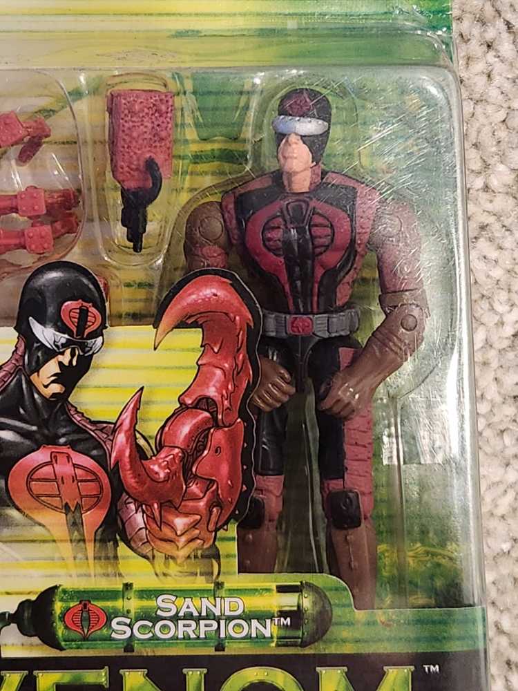 Scarlett vs Sand Scorpion - Hasbro (G.I. Joe: A Real American Hero: Valor vs Venom) action figure collectible [Barcode 076930554685] - Main Image 4