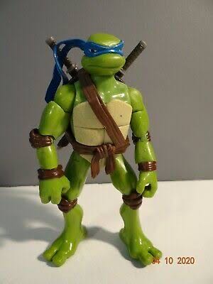 Leonardo - Playmates Toys (TMNT) action figure collectible - Main Image 3