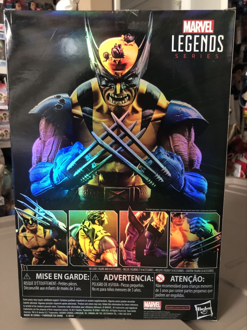 Wolverine - Hasbro - Marvel (Legends Series) action figure collectible - Main Image 2