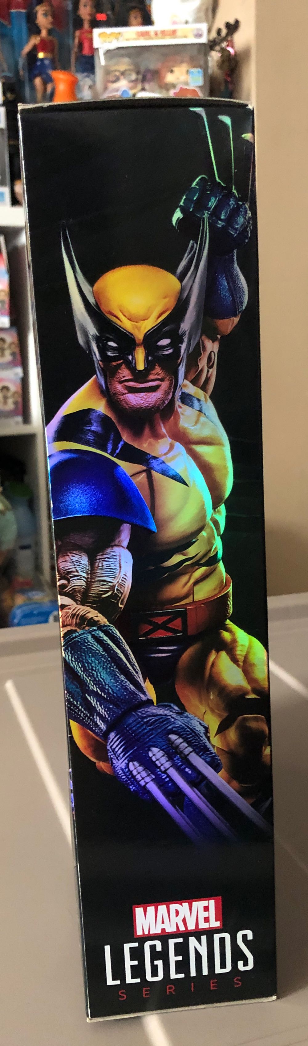 Wolverine - Hasbro - Marvel (Legends Series) action figure collectible - Main Image 3