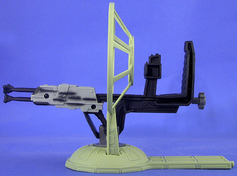 Millennium Falcon And Luke Skywalker (Gunner Station) - Kenner / Hasbro (The Power Of The Force (1997 - 1998)(Gunner Stations)) action figure collectible [Barcode 076281698489] - Main Image 3