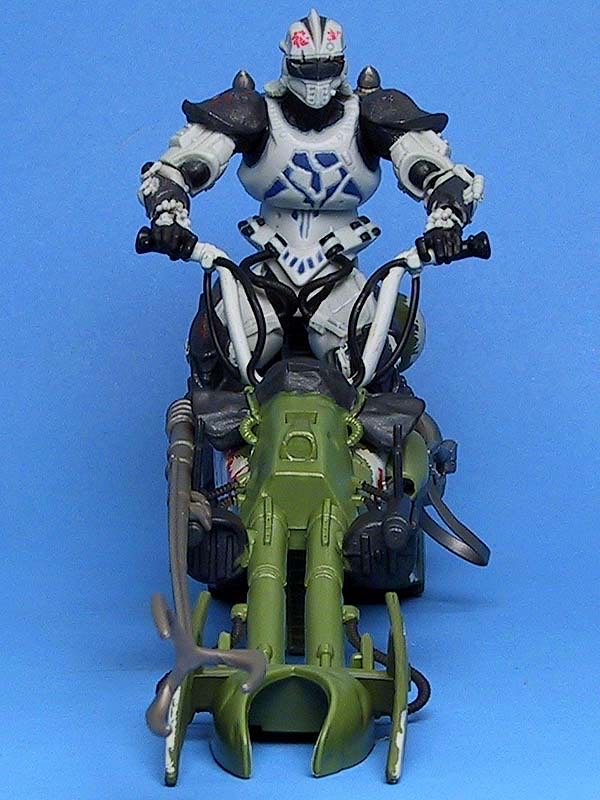 Durge With Swoop Bike (Separatist Forces) - Hasbro (Clone Wars (Realistic)(Deluxe Figures)) action figure collectible [Barcode 076930848449] - Main Image 3