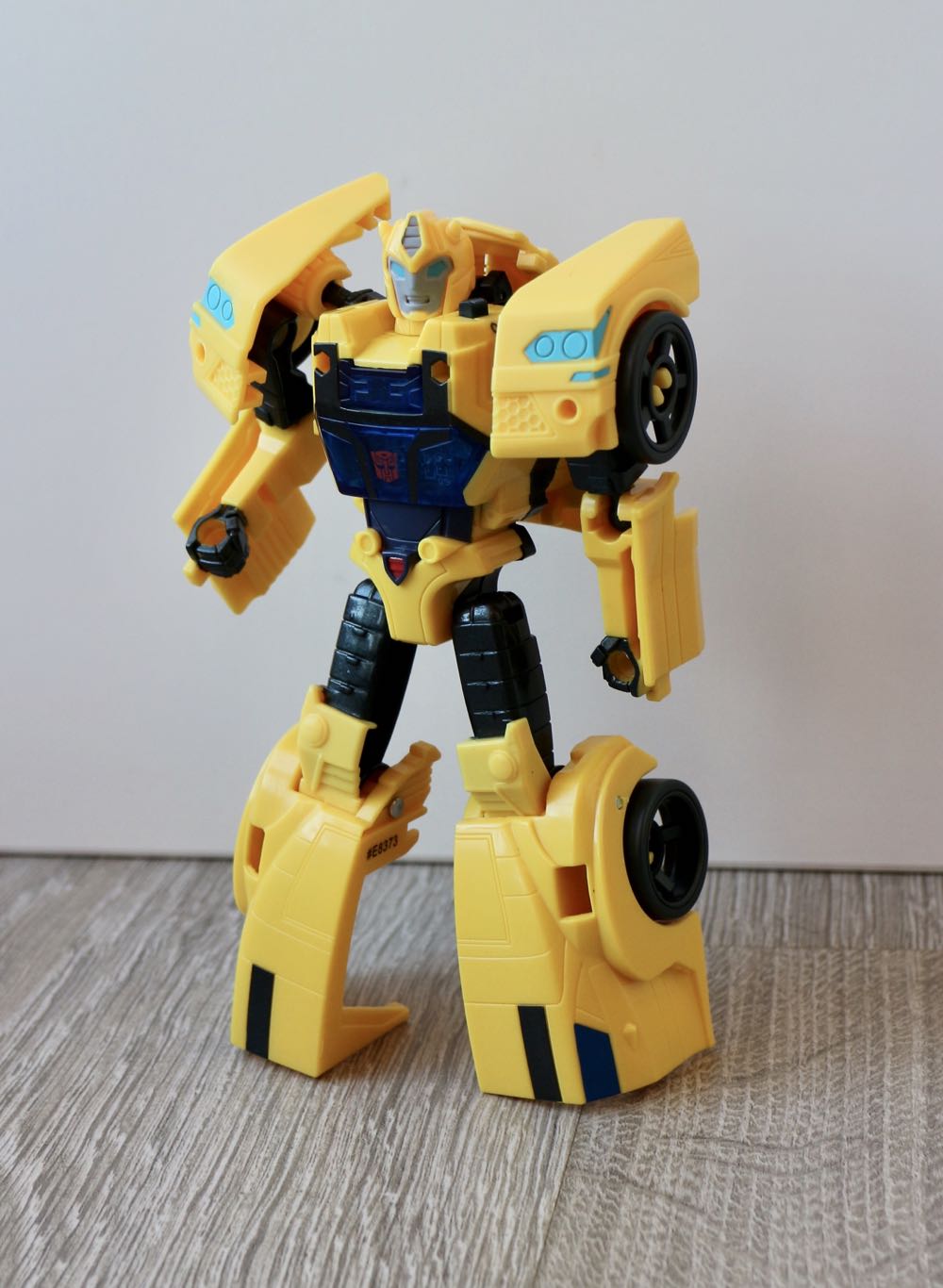 Bumblebee - Hasbro (Transformers Cyberverse) action figure collectible - Main Image 2