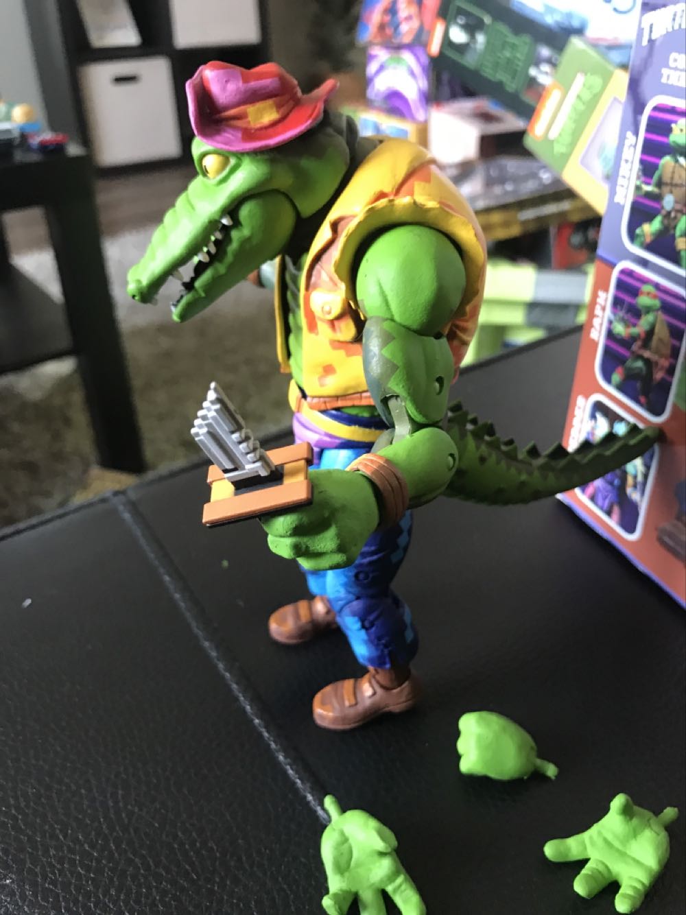 Neca TMNT Turtles In Time Leatherhead - Neca (Teenage Mutant Ninja Turtles) action figure collectible [Barcode 634482541197] - Main Image 3