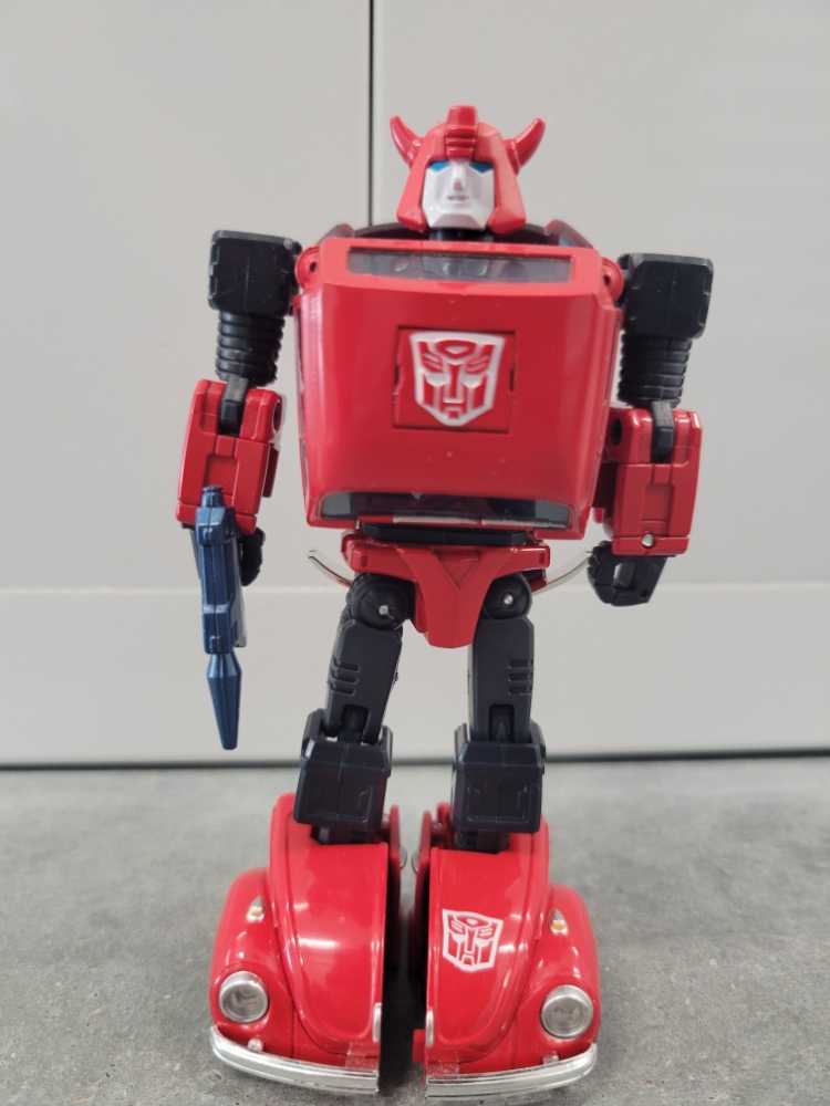 Mp-21B | Bumble (Red Body) - Takara (Transformers: Masterpiece) action figure collectible [Barcode 4904810852056] - Main Image 2
