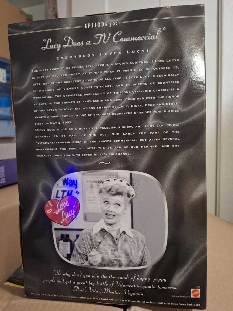I Love Lucy “Lucy Does a TV Commercial” (Episode 30)  action figure collectible [Barcode 074299176456] - Main Image 2