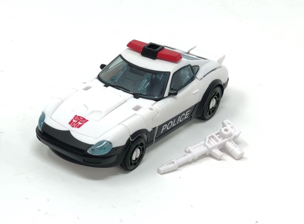 Prowl - Hasbro (Generations) action figure collectible - Main Image 2