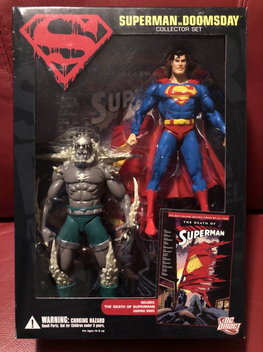 Superman vs Doomsday Collector Set  action figure collectible [Barcode 9781401215743] - Main Image 1