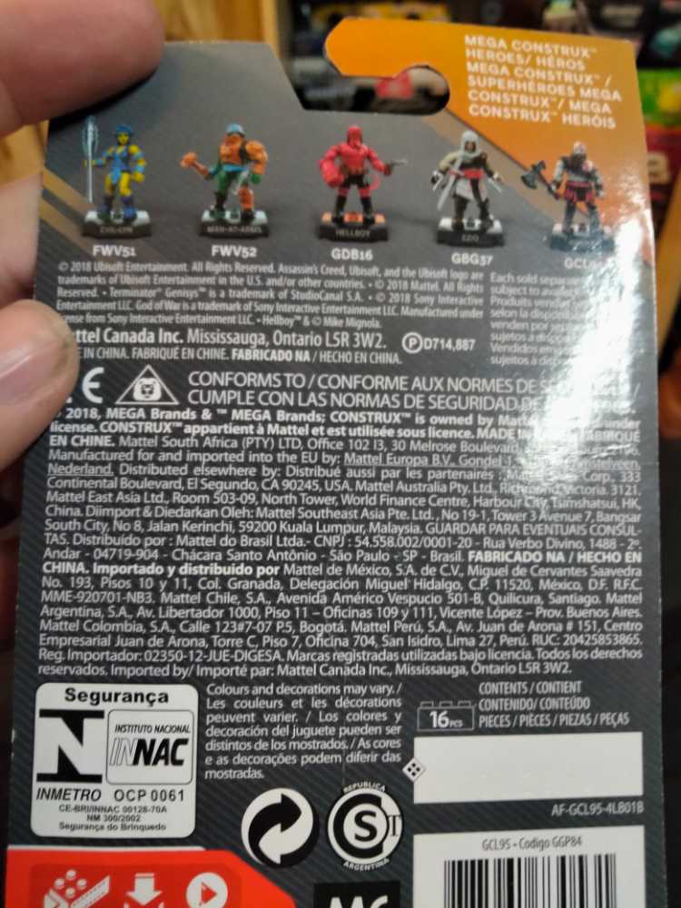 T-800  action figure collectible [Barcode 887961730531] - Main Image 3