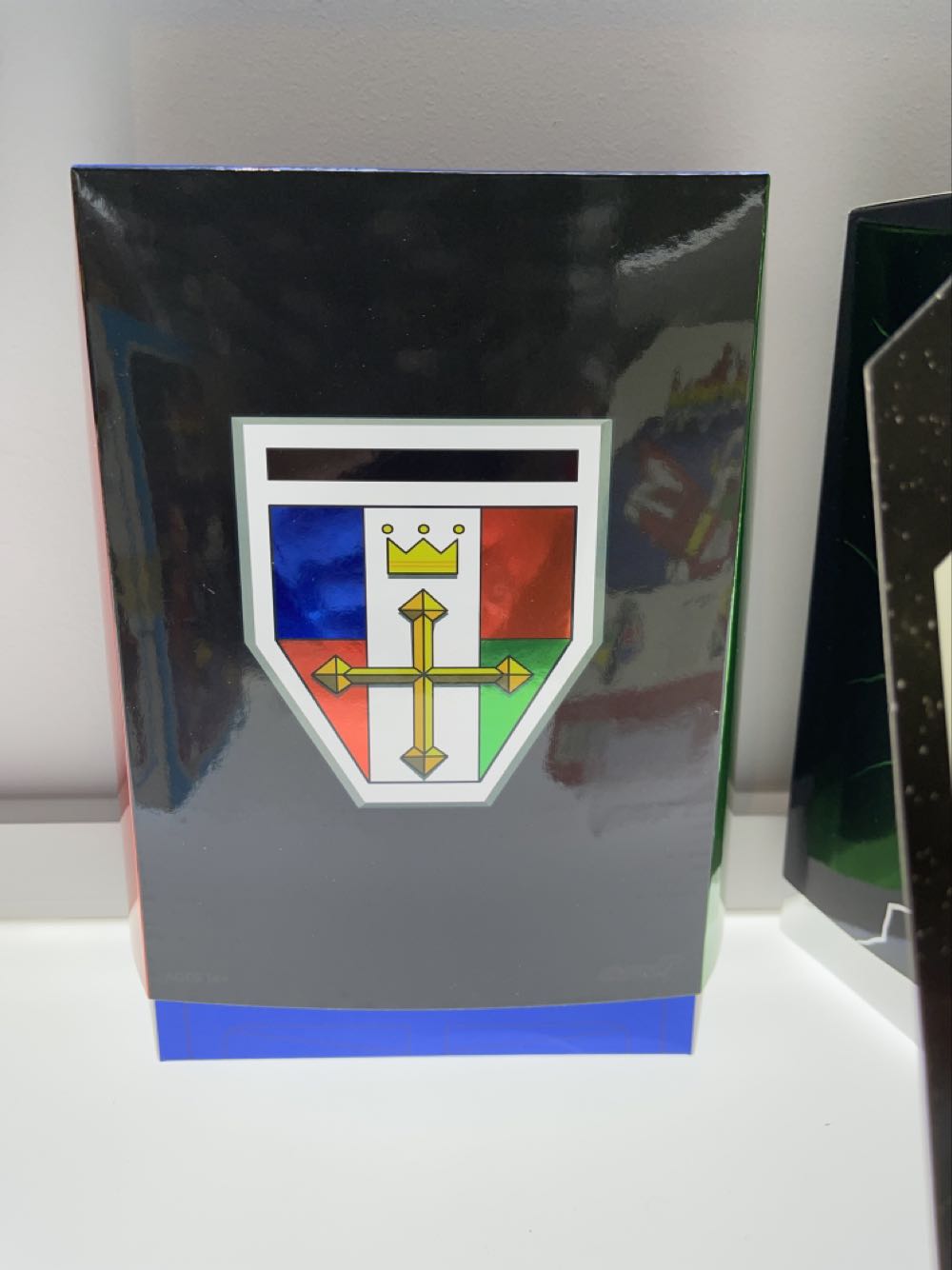 Voltron - Super 7 (Super 7 Ultimates) action figure collectible [Barcode 840049800861] - Main Image 2