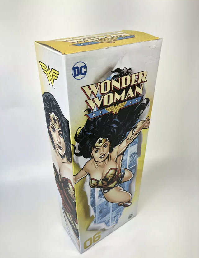 Classic DC Universe Big Figs Wonder Woman - Jakks Pacific (DC Tribute Series) action figure collectible [Barcode 039897476162] - Main Image 3