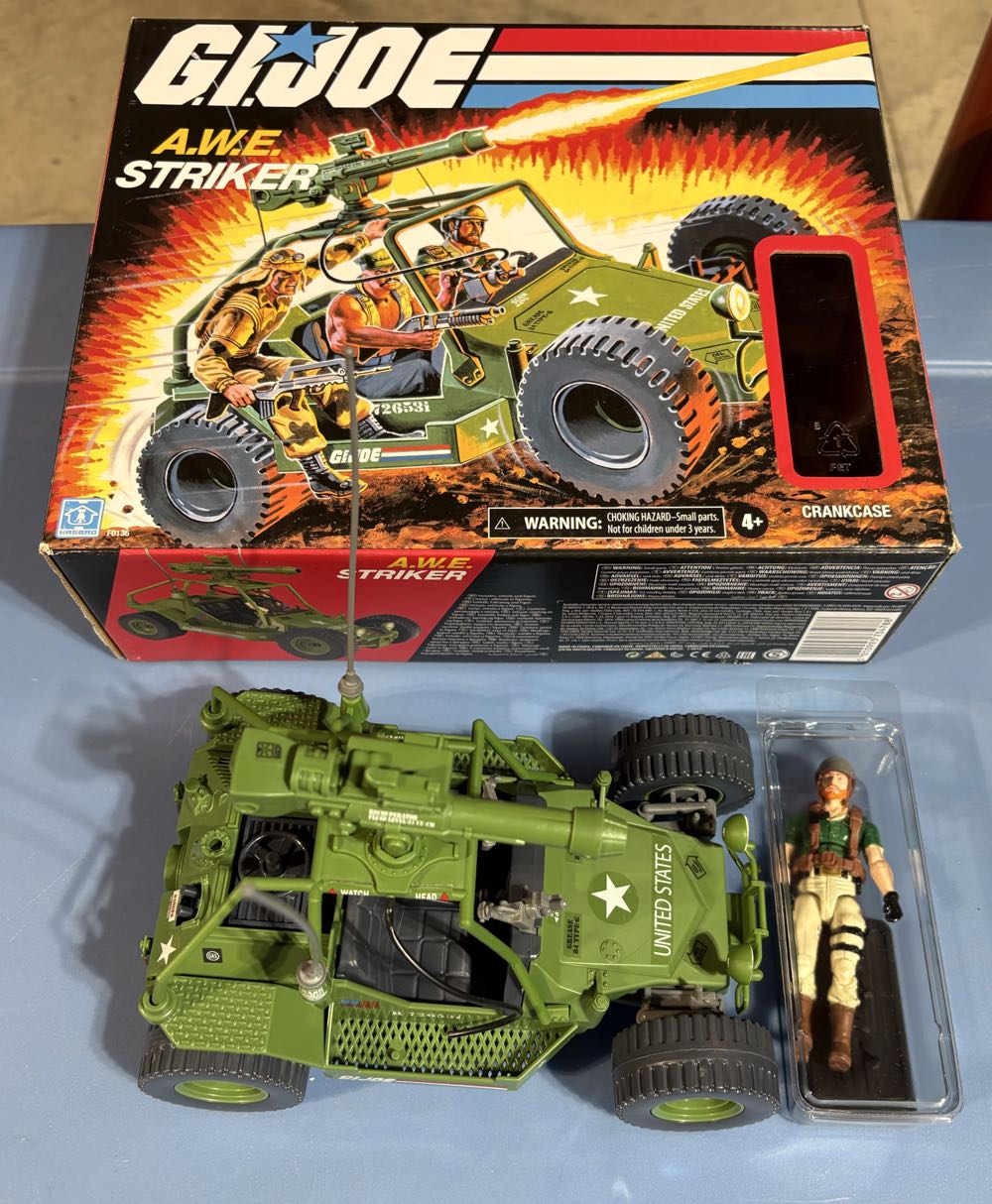 G.I. Joe Retro A.W.E. STRIKER w/ Crankcase 2020 WALMART EXCLUSIVE AWE In Hand! - Hasbro (G.I. Joe - Retro Collection) action figure collectible [Barcode 5010993734788] - Main Image 3