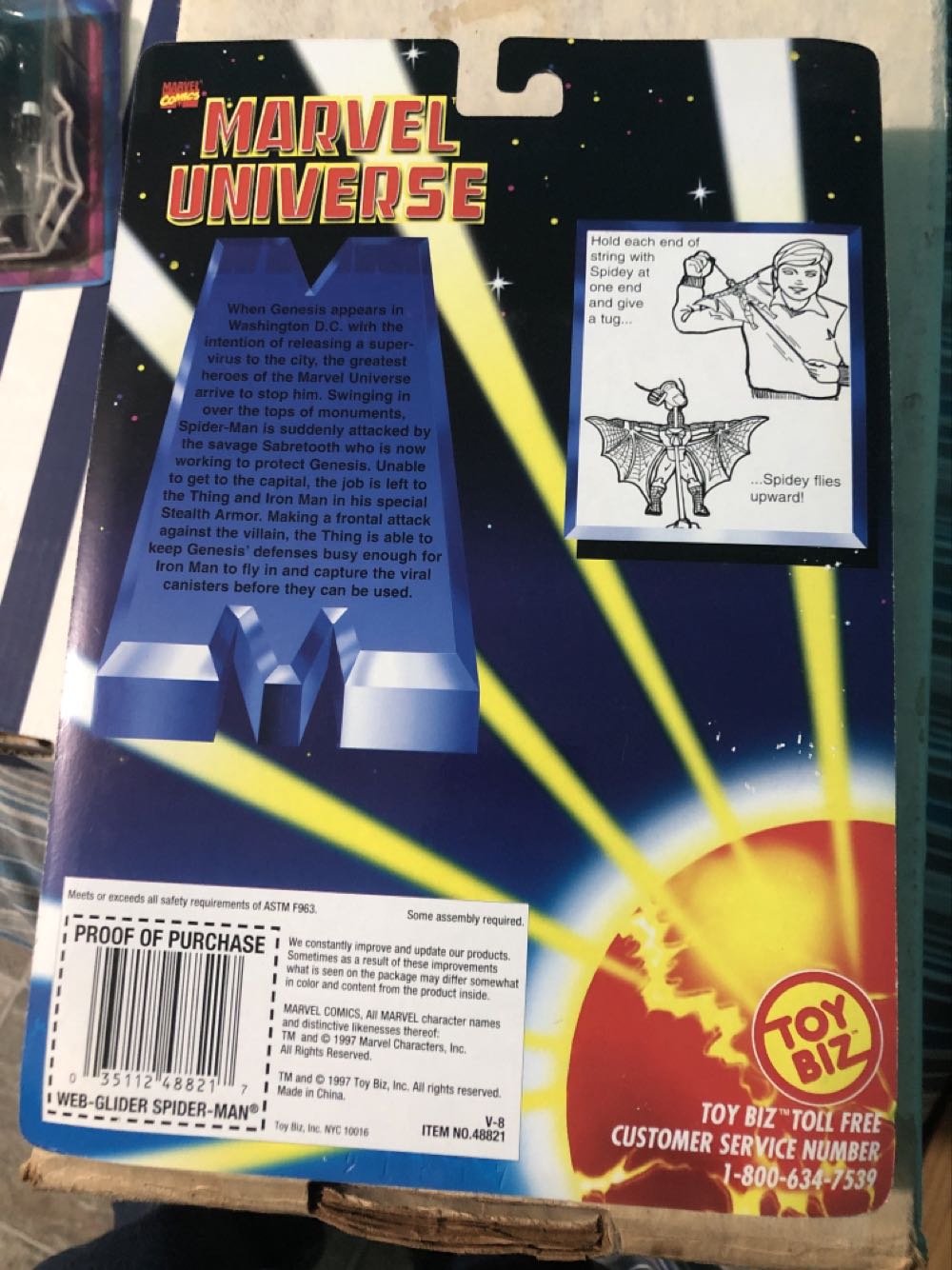 Spider-Man - Toy Biz (Marvel Universe) action figure collectible [Barcode 035112488217] - Main Image 2