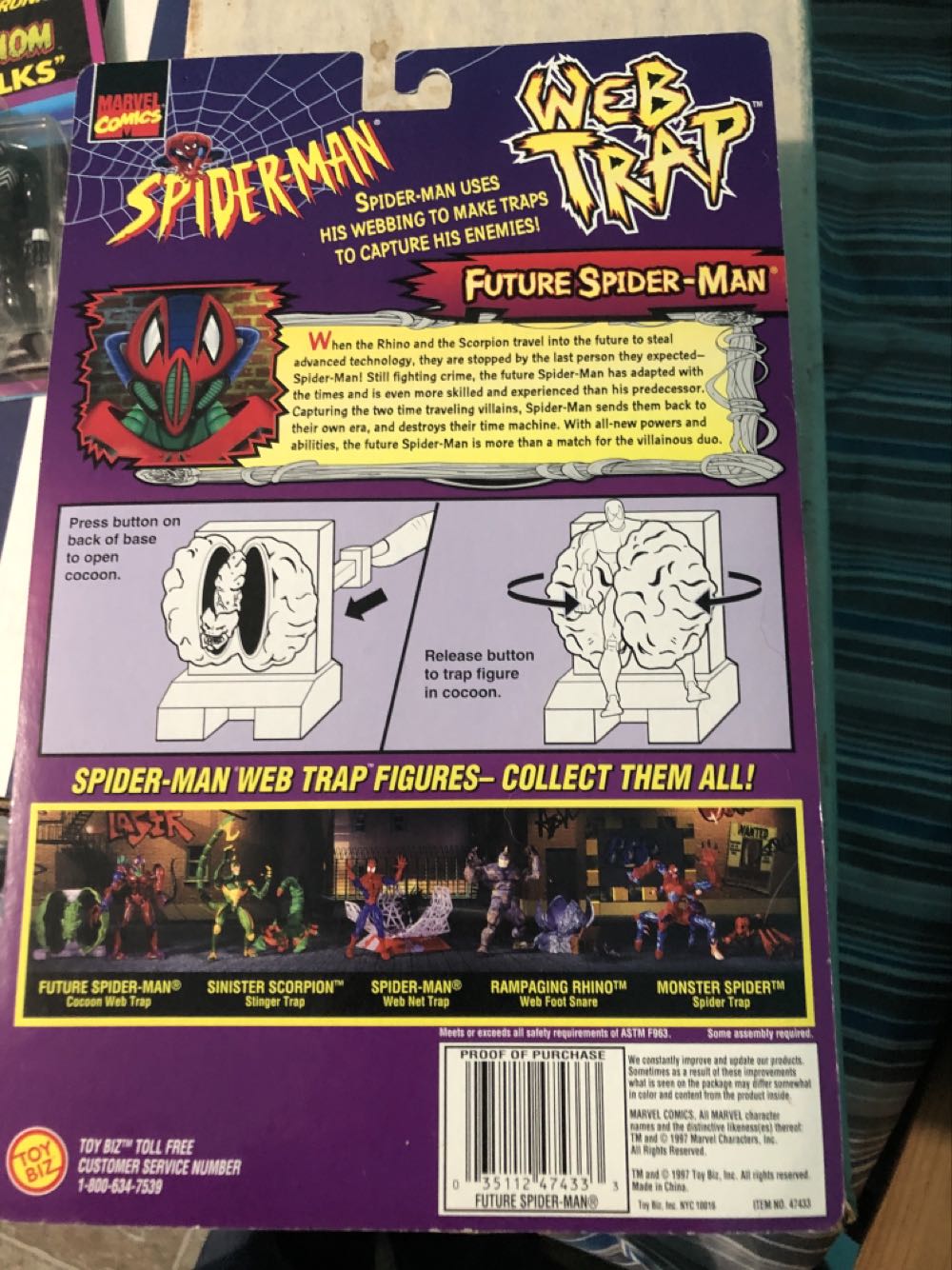 Future Spider-Man - Toy Biz (Toy Biz Spider-Man) action figure collectible [Barcode 035112474333] - Main Image 2