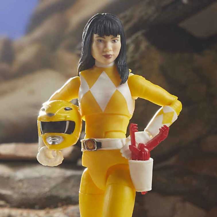 Yellow Ranger - Hasbro (MMPR) action figure collectible [Barcode 5010993692828] - Main Image 4