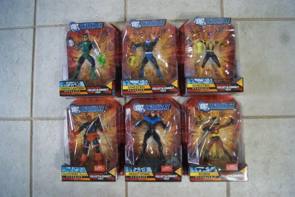 DCUC Wave 3 Figure 4 Robin - DC/ Mattel action figure collectible [Barcode 027084596212] - Main Image 3