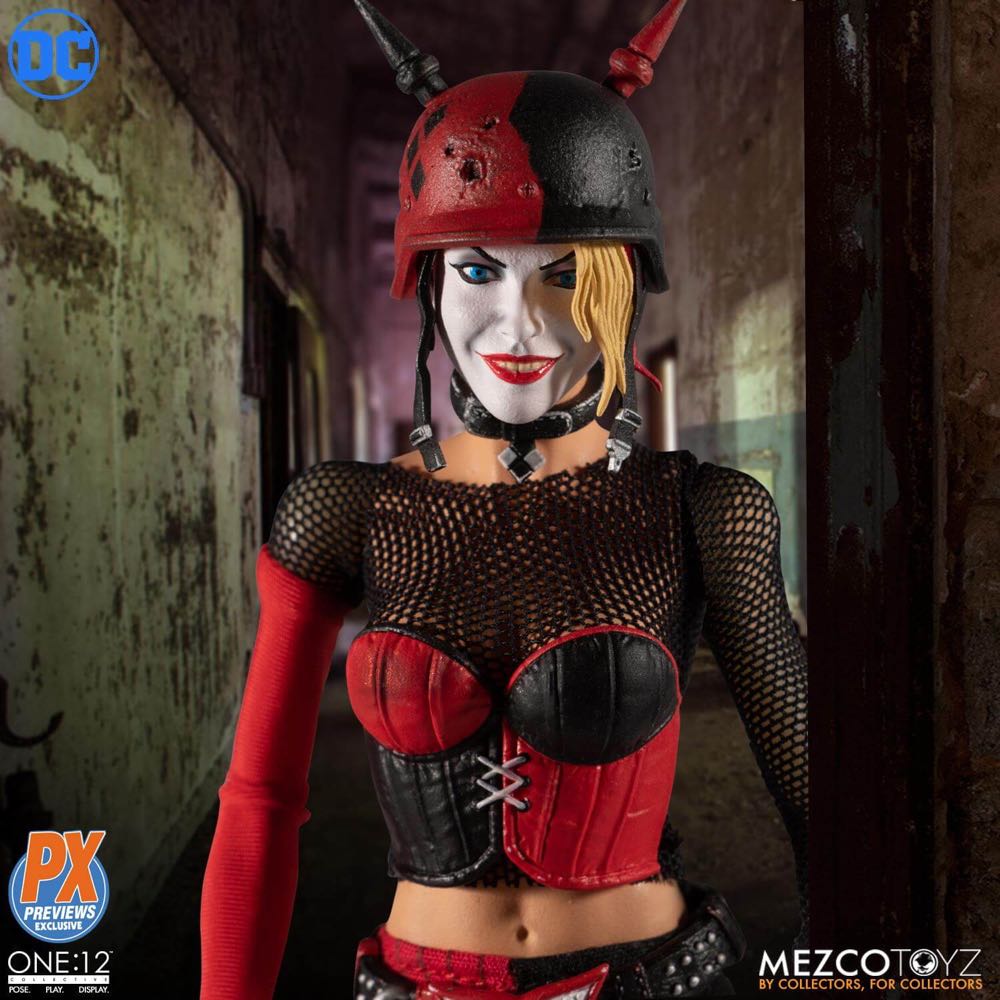 Mezco One:12 Harley Quinn Playing For Keeps - Mezco Toys action figure collectible [Barcode 696198764123] - Main Image 2