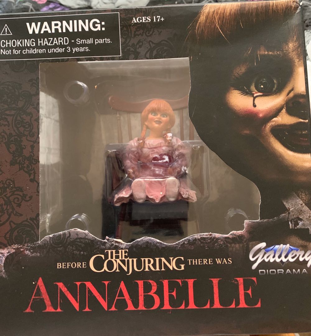 Annabelle - Gallery (The Conjuring Universe) action figure collectible [Barcode 699788838419] - Main Image 1