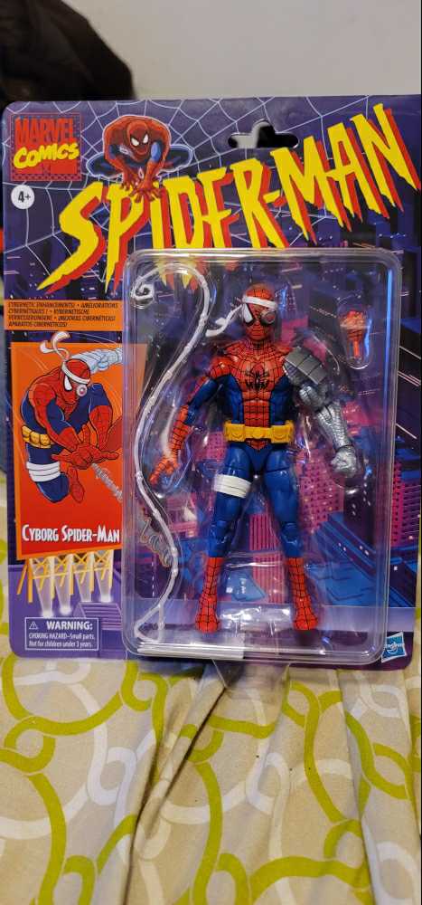 MARVEL LEGENDS RETRO SPIDER-MAN CYBORG SPIDER-MAN TARGET EXCLUSIVE IN HAND! - Hasbro (Marvel Legends) (Spider-Man Retro Wave) action figure collectible [Barcode 5010993767359] - Main Image 4