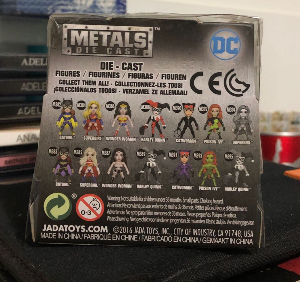 Supergirl - V.2 - JADA TOYS, Inc. (DC Metal Die Cast) action figure collectible [Barcode 7898633980775] - Main Image 2