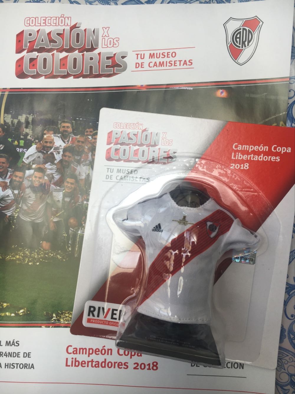 Pasión Por Los Colores - Planeta De Agostini (Futbol) action figure collectible [Barcode 9789504967651] - Main Image 2