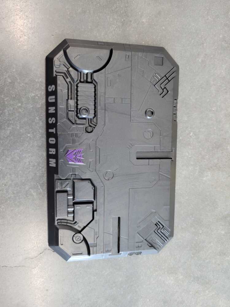 Sunstorm - Masterpiece Class - Hasbro (Transformers) action figure collectible [Barcode 630509244836] - Main Image 3