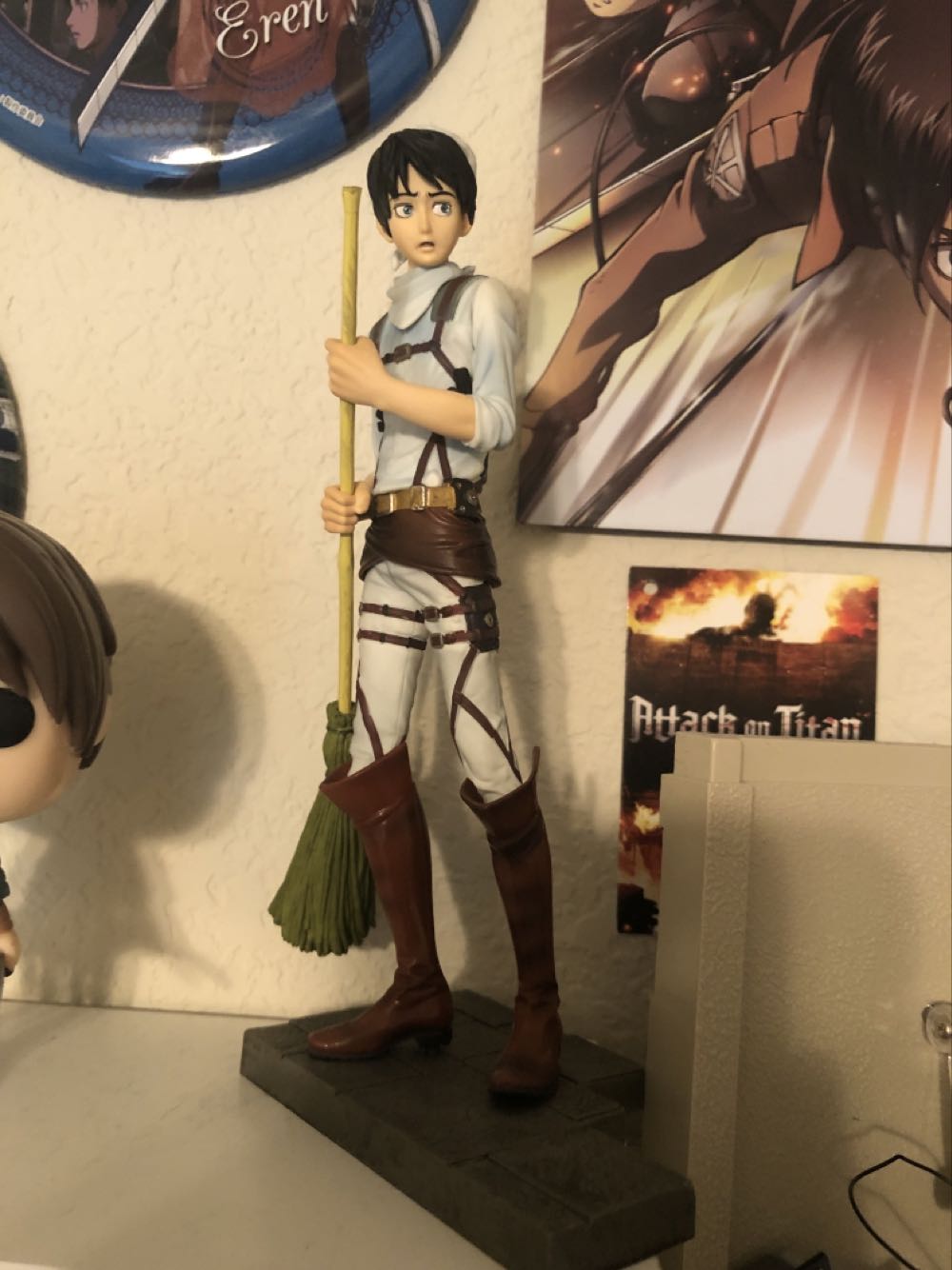 Attack on Titan Eren Cleaning  action figure collectible [Barcode 4549463617821] - Main Image 2