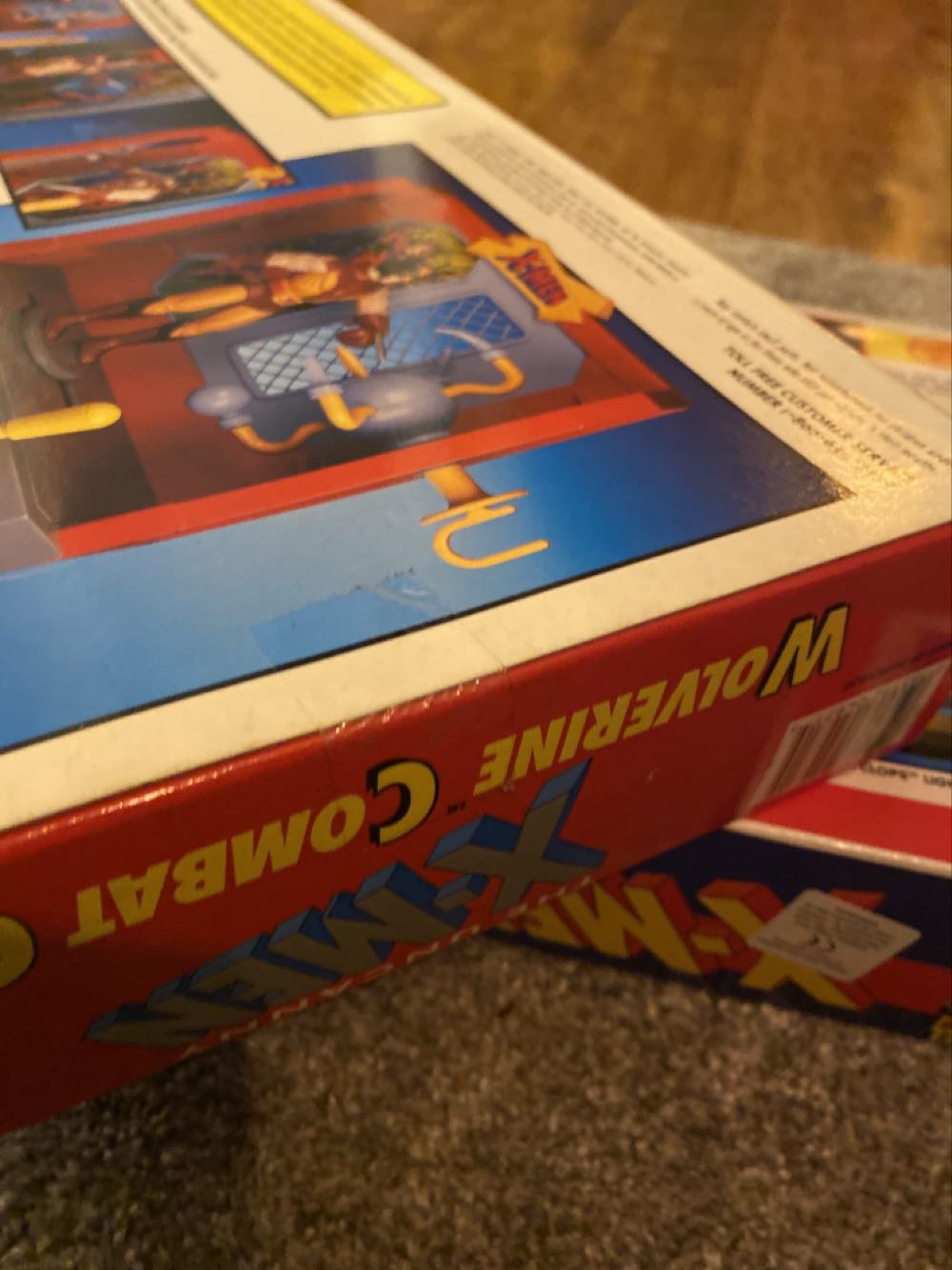 Xmen Wolverine Combat Cave  action figure collectible [Barcode 035112049715] - Main Image 2