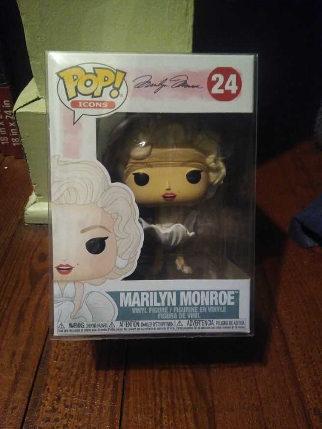 Funko Pop Icons Marilyn Monroe (White Dress) #24 - Funko Pop! (Funko Pop! Rocks) action figure collectible [Barcode 889698467711] - Main Image 2