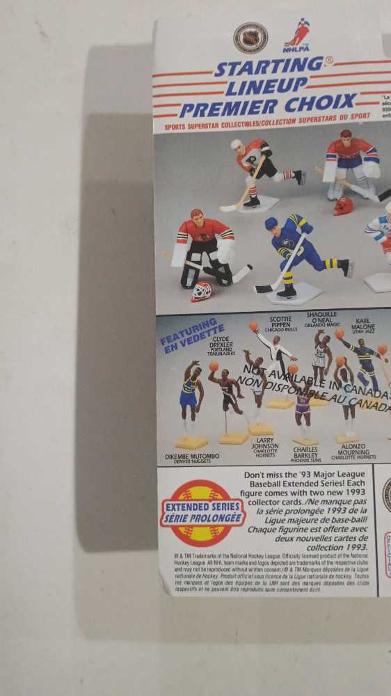 93 Pat LaFontaine-Canadian - Hasbo / Kenner (Hockey) action figure collectible [Barcode 076281682952] - Main Image 3