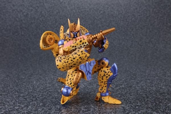 Masterpiece MP-34 Cheetor - Takara Tomy (Masterpiece Transformers) action figure collectible - Main Image 3
