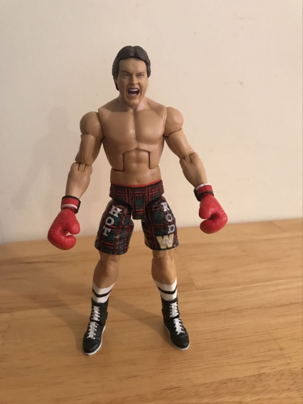 “Rowdy” Roddy Piper - Mattel Wwe (WWE Elite Ringside Collectibles Exclusive Wrestlemania II Boxing match 2 pack “Rowdy” Roddy Piper) action figure collectible - Main Image 3