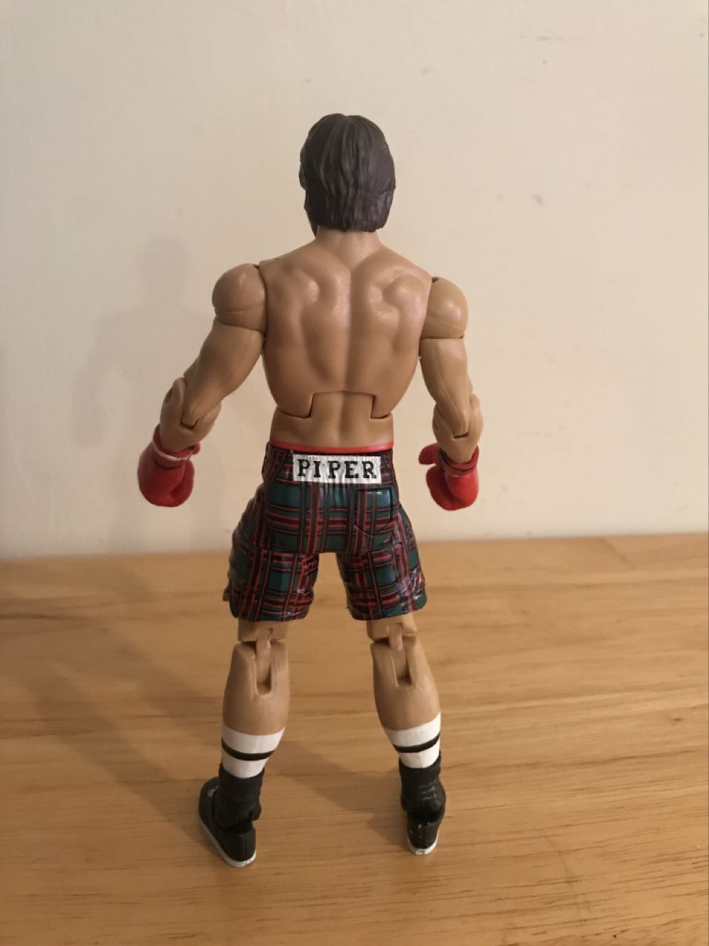 “Rowdy” Roddy Piper - Mattel Wwe (WWE Elite Ringside Collectibles Exclusive Wrestlemania II Boxing match 2 pack “Rowdy” Roddy Piper) action figure collectible - Main Image 4