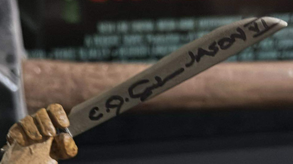 Gentle Giant: Friday The 13th Jason Voorhees - Gentle Giant (Friday The 13th Part VI : Jason Lives) action figure collectible [Barcode 871810004904] - Main Image 2