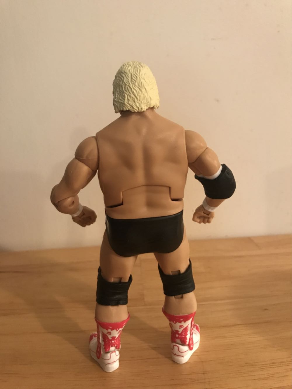 “The American Dream” Dusty Rhodes - Mattel Wwe (WWE Elite Target Exclusive Hall of Fame Series WCW Ring gift set “The American Dream” Dusty Rhodes) action figure collectible - Main Image 2