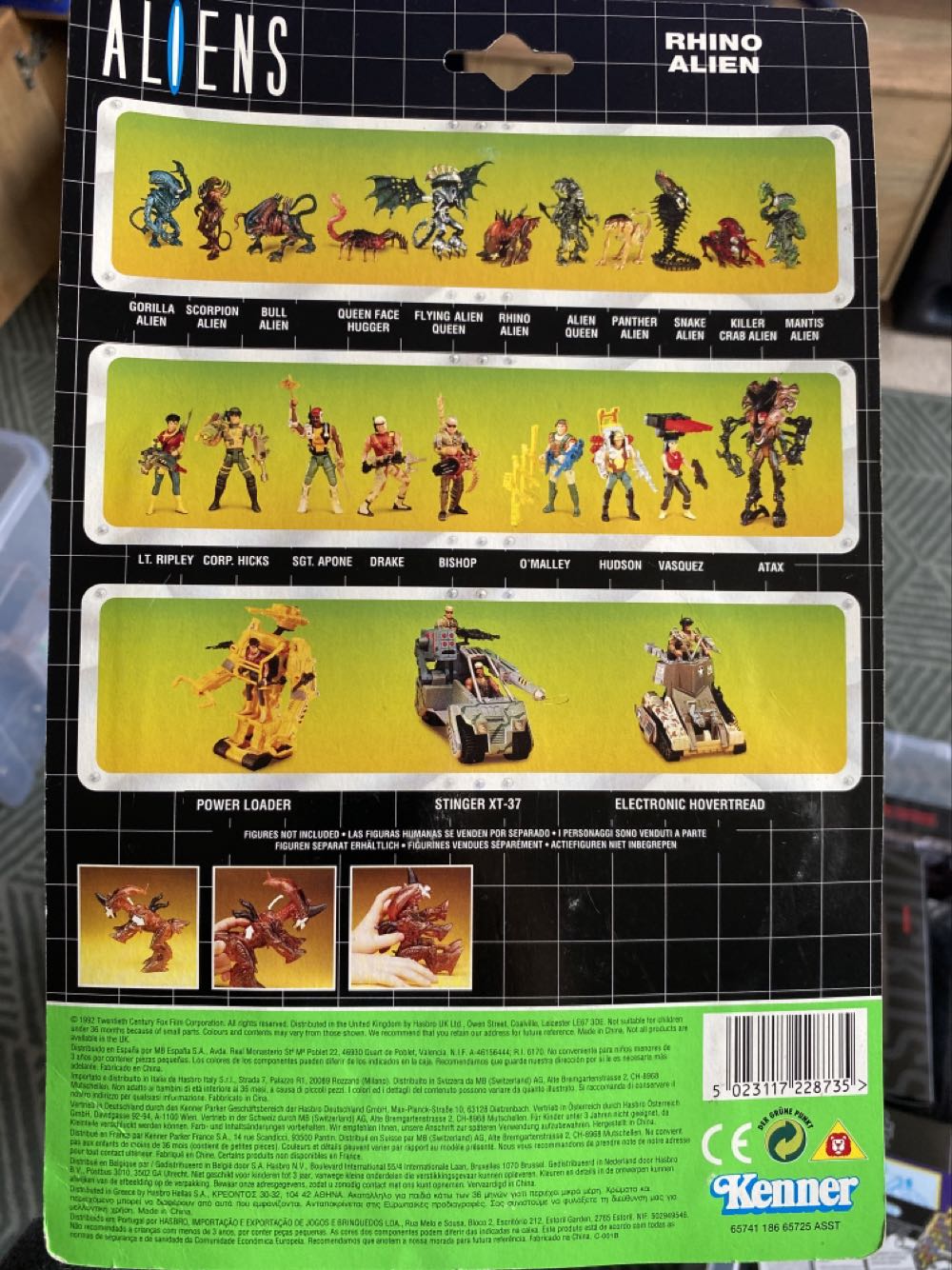 Rhino Alien - Kenner action figure collectible [Barcode 5023117228735] - Main Image 2