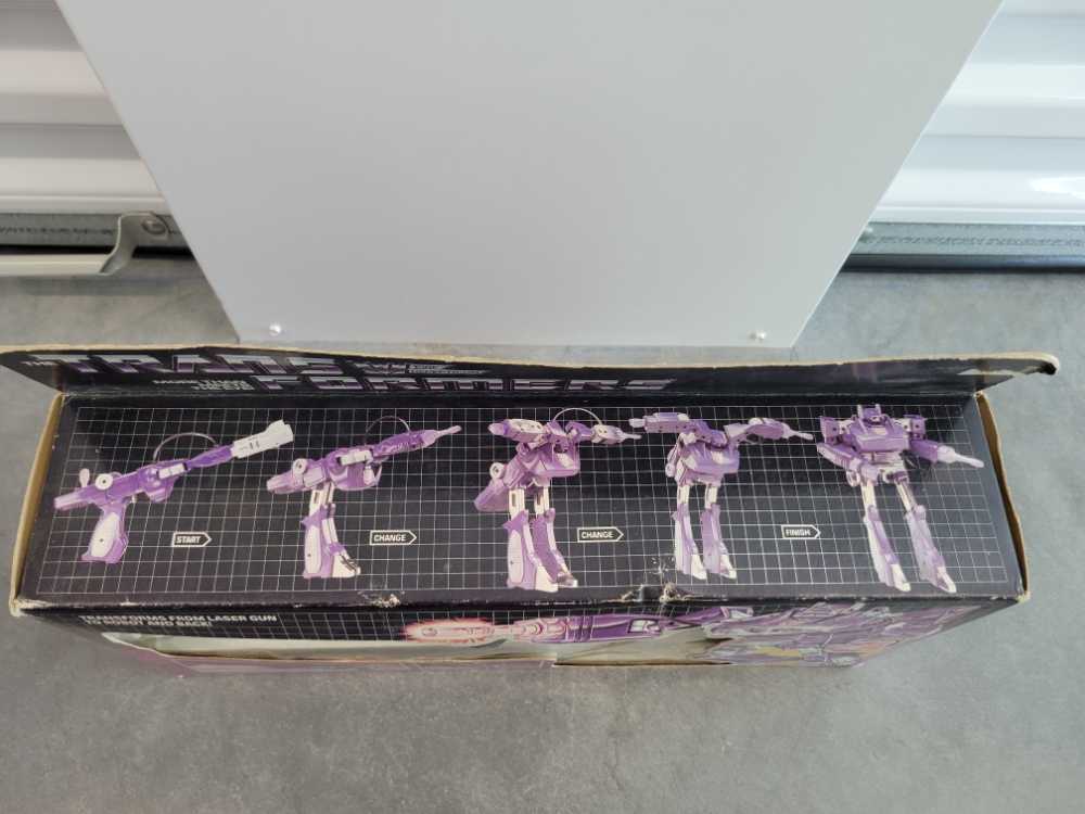 Shockwave - Hasbro (Transfomers) action figure collectible [Barcode 038976057995] - Main Image 3