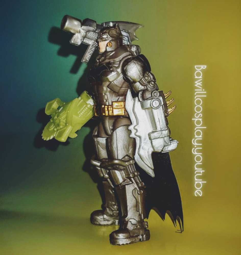 Batman: Armored - Spin Master (The Caped Crusader) action figure collectible - Main Image 2
