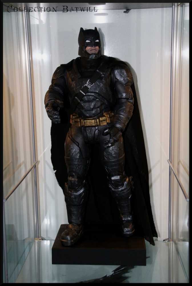 Batman: The Dark Knight Returns (Deluxe Edition) [Blu-ray]