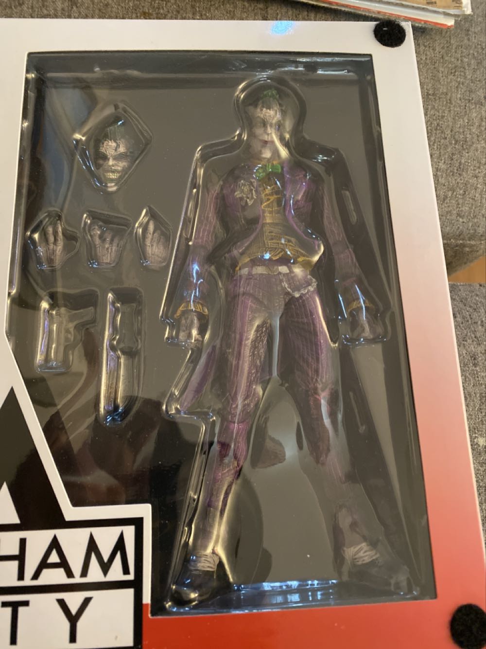 AC Square Enix Batman Arkham City: Play Arts Kai The Joker Action Figure - Square Enix (Batman Arkham City) action figure collectible [Barcode 662248812571] - Main Image 4