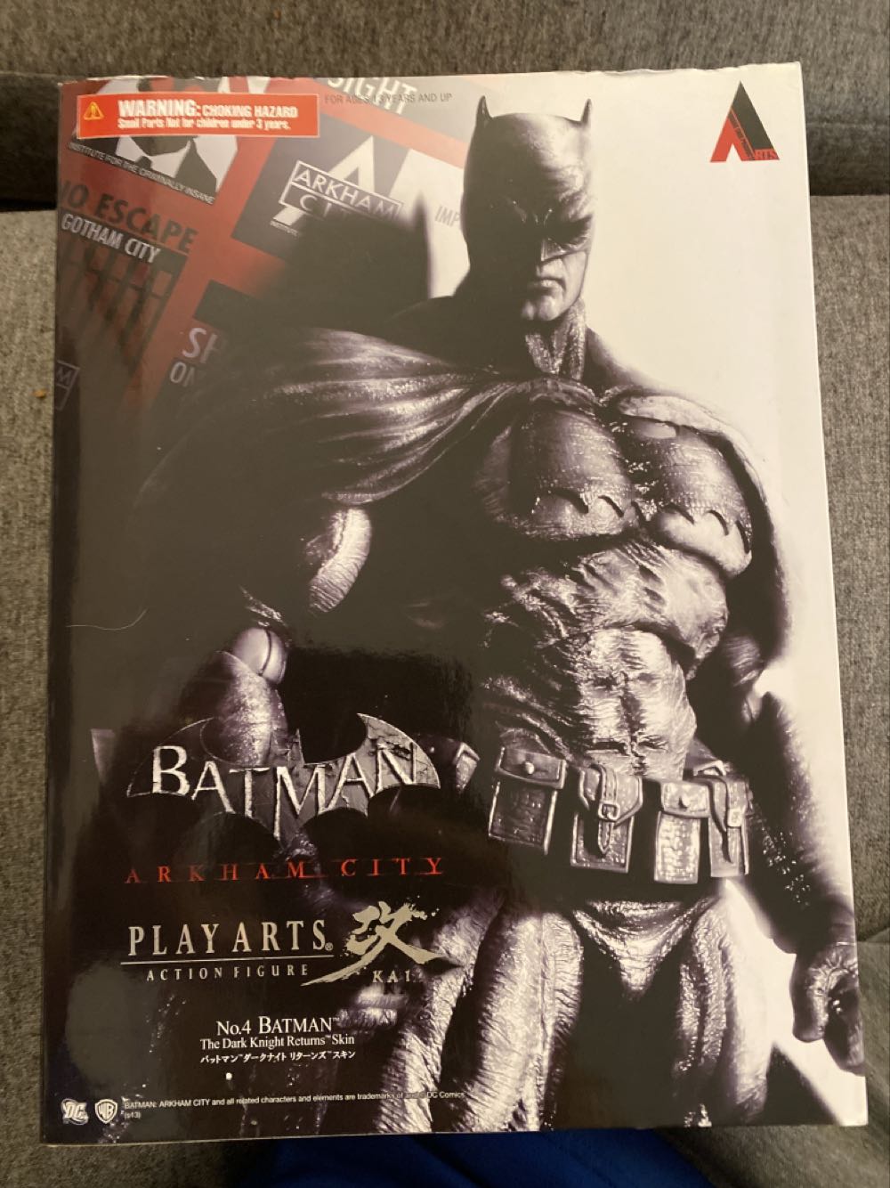 AC Square Enix Batman The Dark Knight Returns Skin ”batman Arkham City” Play Arts Kai - Square Enix (Batman Arkham City) action figure collectible [Barcode 662248812496] - Main Image 2