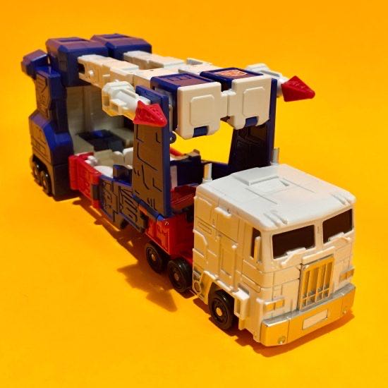 PPT-01 Ultralore Warrior(Ultra Magnus) - Papa Toys (G1) action figure collectible - Main Image 3