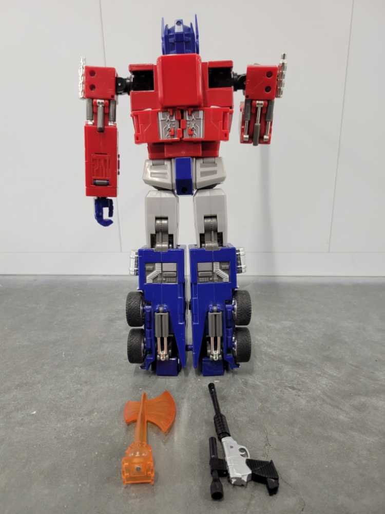 Optimus Prime 20th Anniversary 4th Robot Mode Grey Gun - Hasbro (Masterpiece Large Scale) action figure collectible - Main Image 4