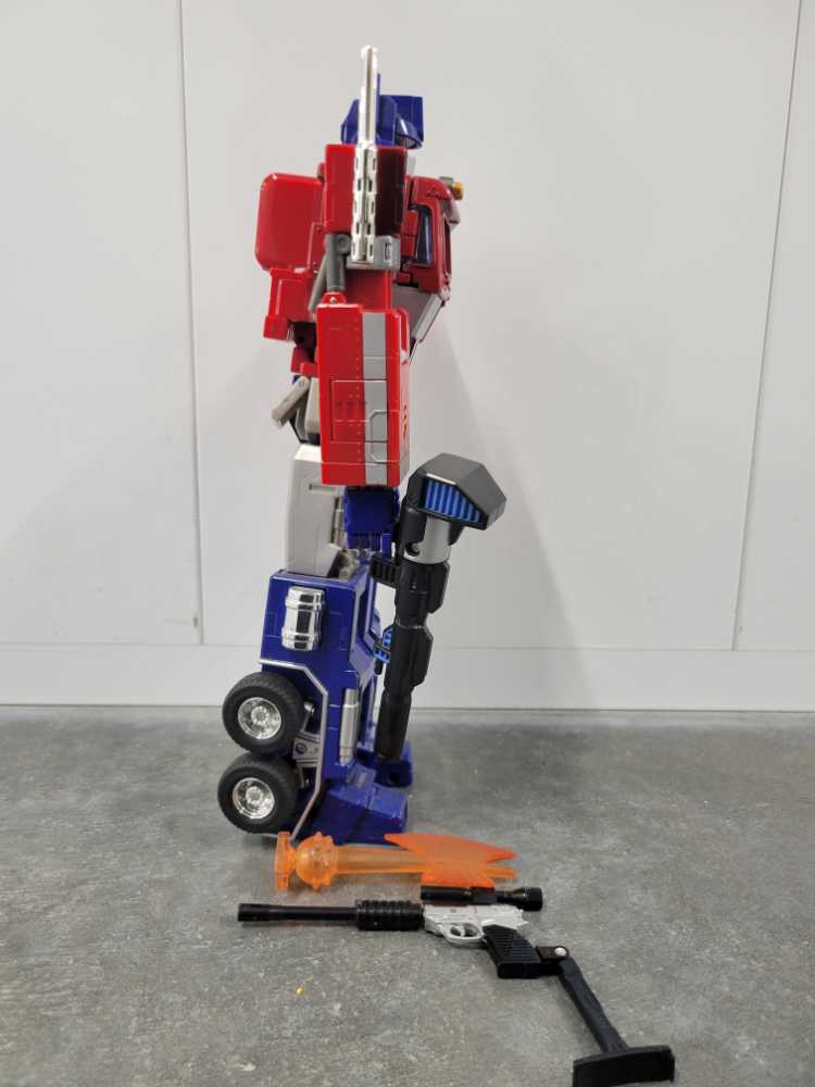 Optimus Prime 20th Anniversary 5th Black Gun Modified Stacks - Hasbro (Masterpiece Large Scale) action figure collectible - Main Image 3