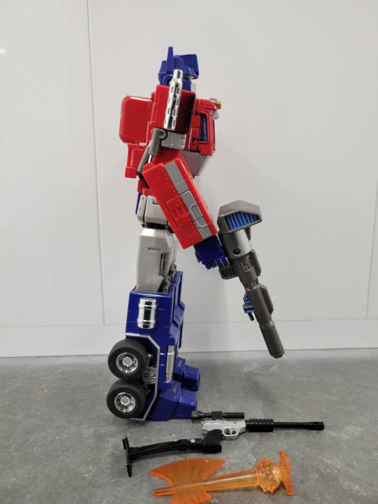 Optimus Prime 20th Anniversary 3rd Grey Gun - Hasbro (Masterpiece Large Scale) action figure collectible - Main Image 3