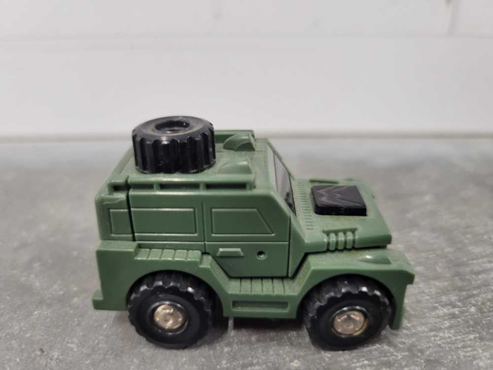 Brawn 3rd Vehicle Mode Minibot Mini Bot - Hasbro (1984) action figure collectible - Main Image 3